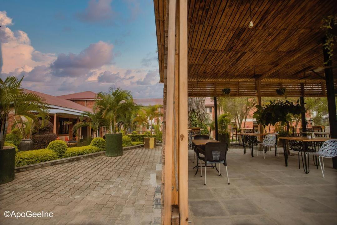 Acacia Hotel Mbarara Nyamitanga Екстер'єр фото